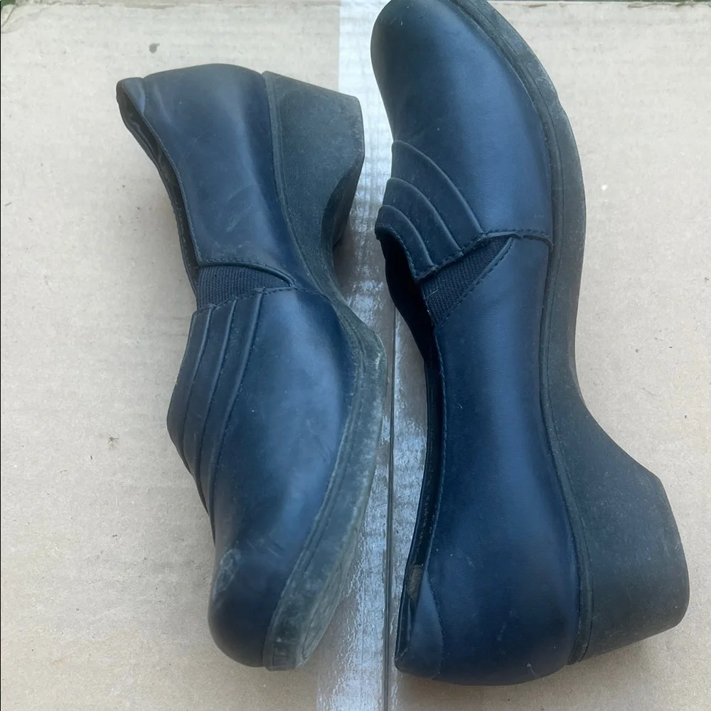 Soft Style Women's Navy shootie - Picture 2 of 2